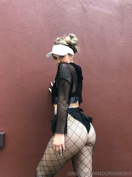 Naakte gelekte OnlyFans-foto van Prettypandora9
