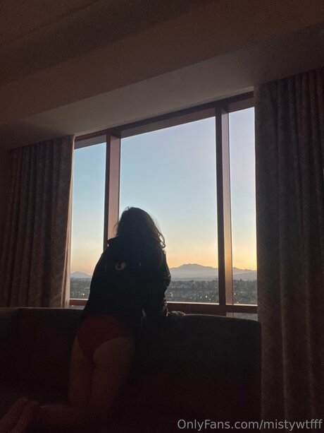 Обнаженная фотография утечки OnlyFans от Mistywtfff
