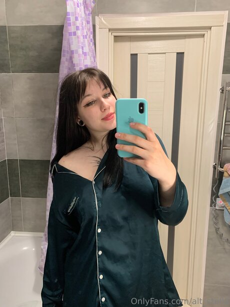 Naken läckt OnlyFans-bild av Alt Stela