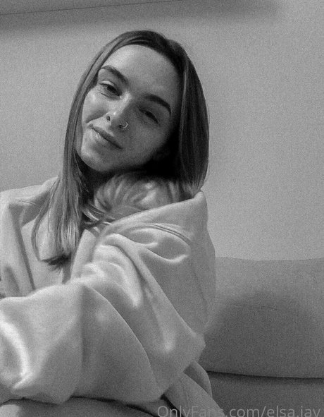 Naken lekkede OnlyFans-bilde av Elsa Jay