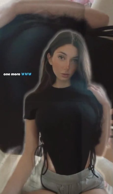 Nahá fotka uniklých OnlyFans od Mayroon Kawash