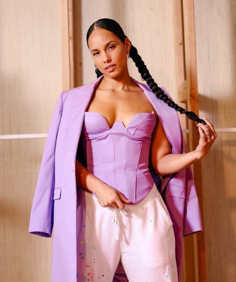 Nahá fotka uniklých OnlyFans od Alicia Keys
