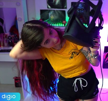 Nahá fotka uniklých OnlyFans od Nicole Diretora