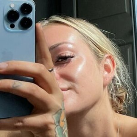 Naken lekkede OnlyFans-bilde av Sunnyraex