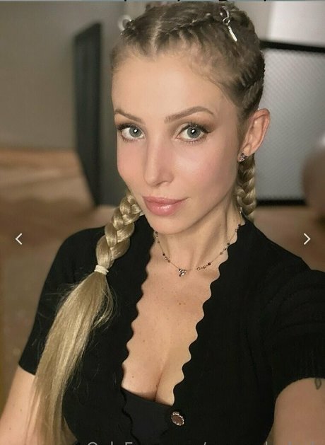 Naakte gelekte OnlyFans-foto van Sensualsplash