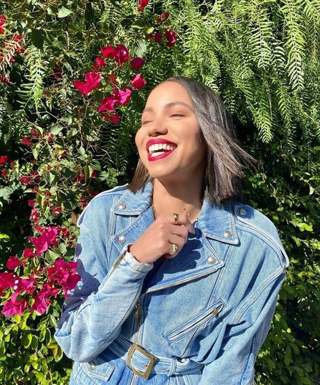 Naken läckt OnlyFans-bild av Jurnee Smollett