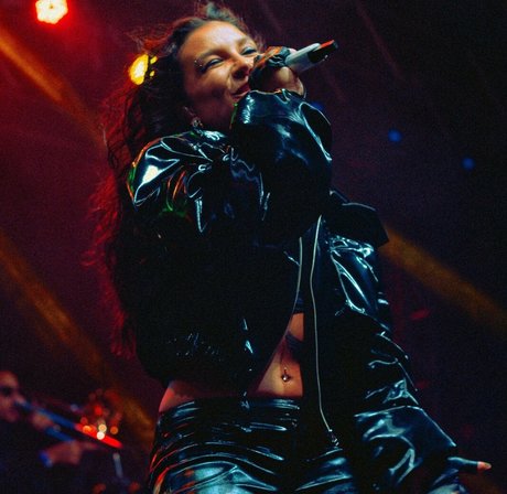 Naken lekkede OnlyFans-bilde av Priscilla Alcantara