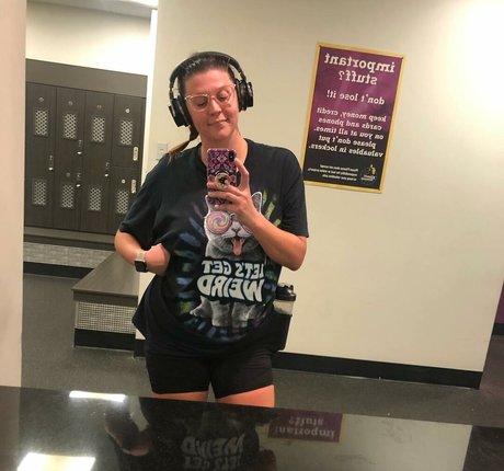 Tallnerdywoman