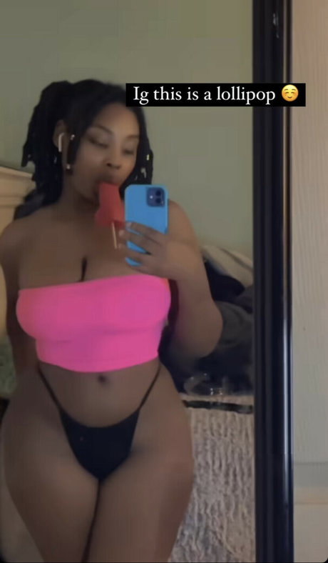 Photo nue de fuite OnlyFans de Ravedini