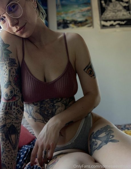 Naken lekkede OnlyFans-bilde av Somesweetfruits