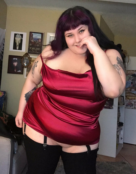 Scarletlabelle