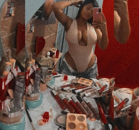 Nahá fotka uniklých OnlyFans od Dalila Silva Souza