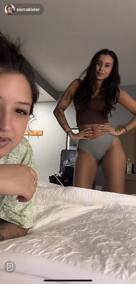 Обнаженная фотография утечки OnlyFans от Sisikk