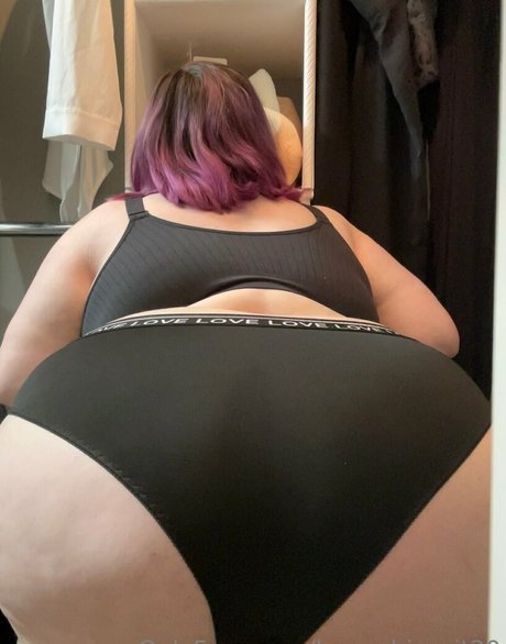 Nahá fotka uniklých OnlyFans od Honeybiscuit20