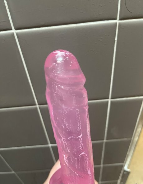 Alaston vuotanut OnlyFans-kuva Lilixbby