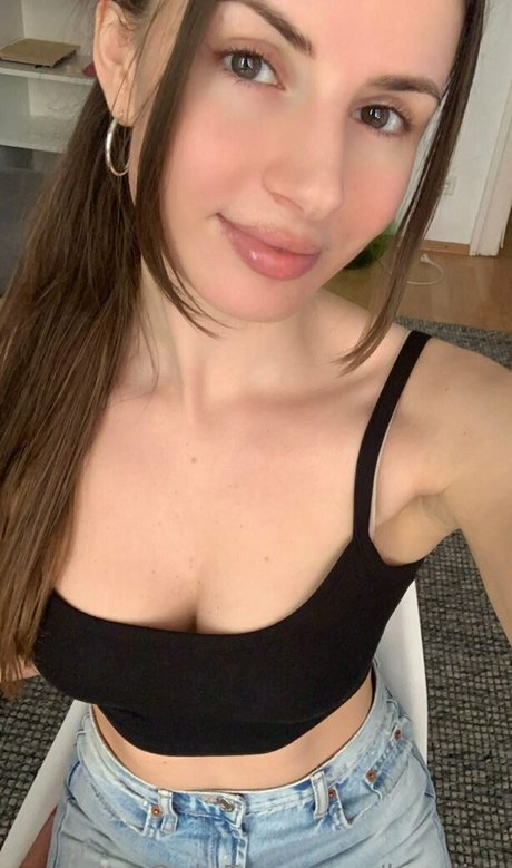Nahá fotka uniklých OnlyFans od Luuiiza