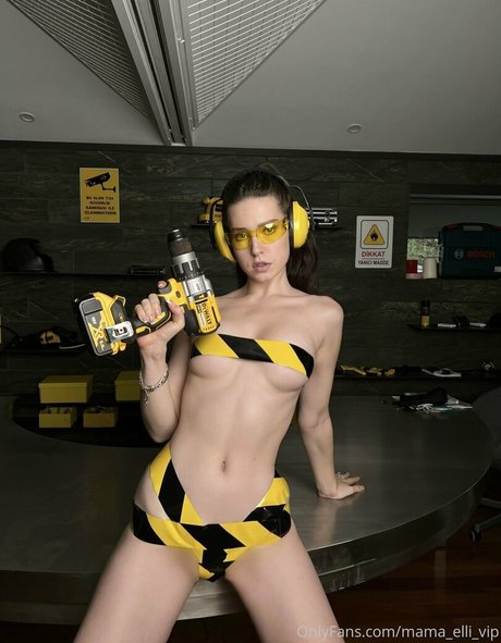 Nahá fotka uniklých OnlyFans od Yourelli