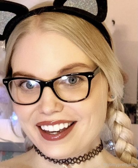 Alasti lekkinud OnlyFans-i pilt Ittybittyprettykittyfree