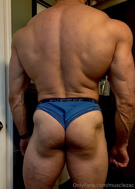 Naken läckt OnlyFans-bild av Musclezac