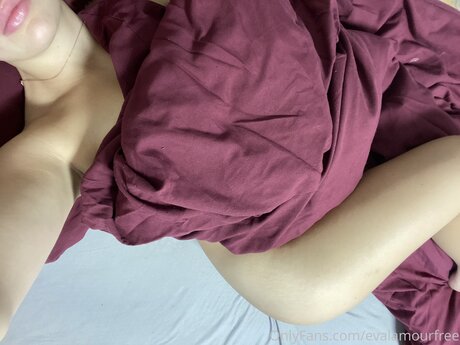 Naken lekkede OnlyFans-bilde av Evalamourfree