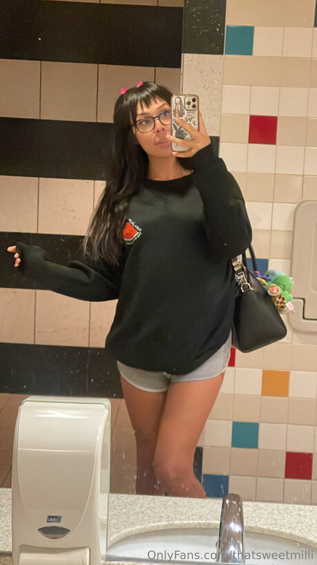 Naken läckt OnlyFans-bild av Thatsweetmilli