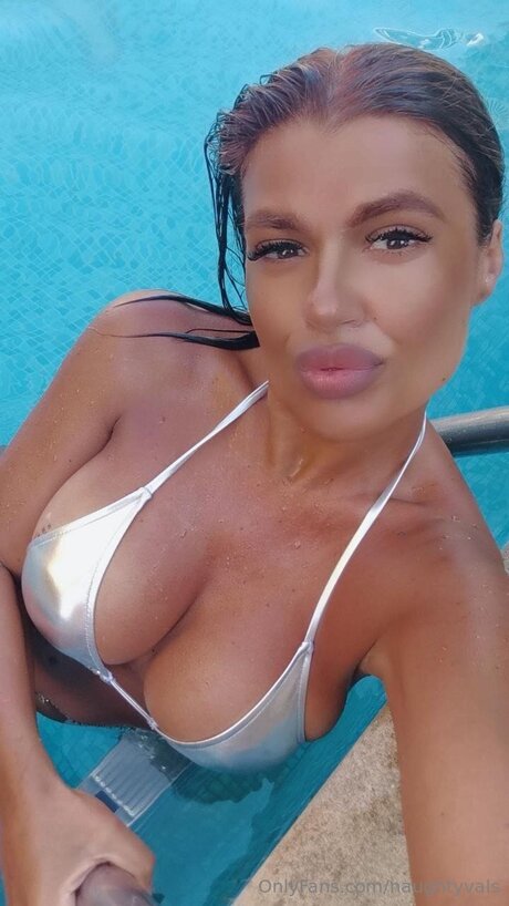 Обнаженная фотография утечки OnlyFans от Naughtyvals