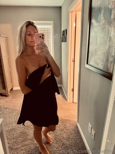 Nacktes geleaktes OnlyFans-Foto von Tay Noelfree