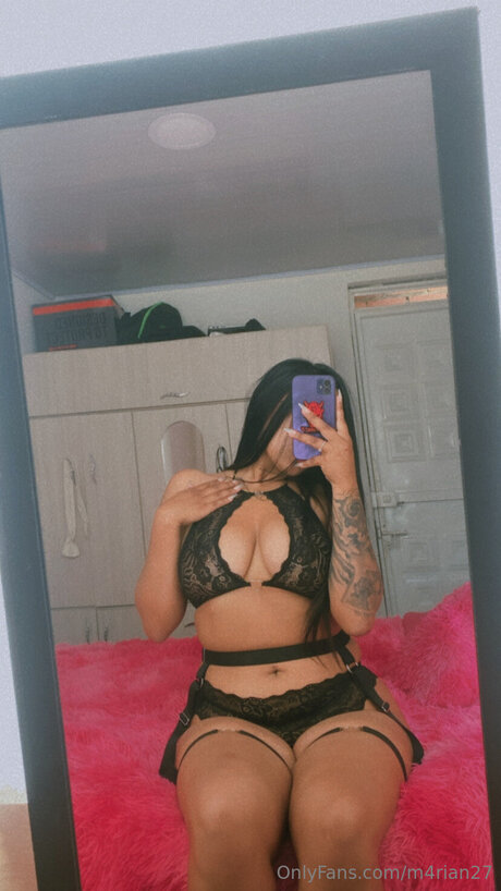 Nahá fotka uniklých OnlyFans od M4rian27