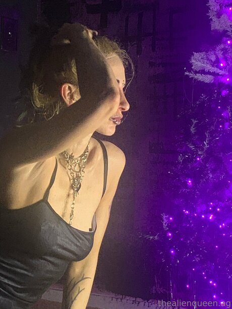 Aliengirlalt Free