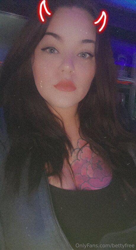 Naakte gelekte OnlyFans-foto van Bettyfree
