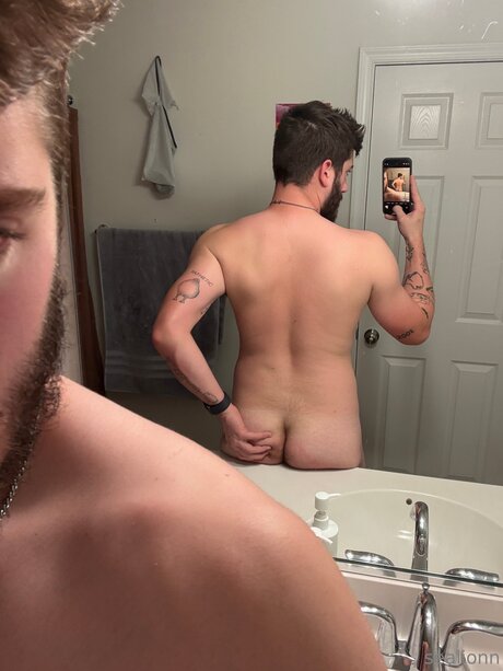 Naken läckt OnlyFans-bild av Emsealion