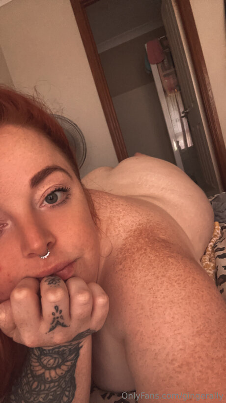 Naken läckt OnlyFans-bild av Gingerally