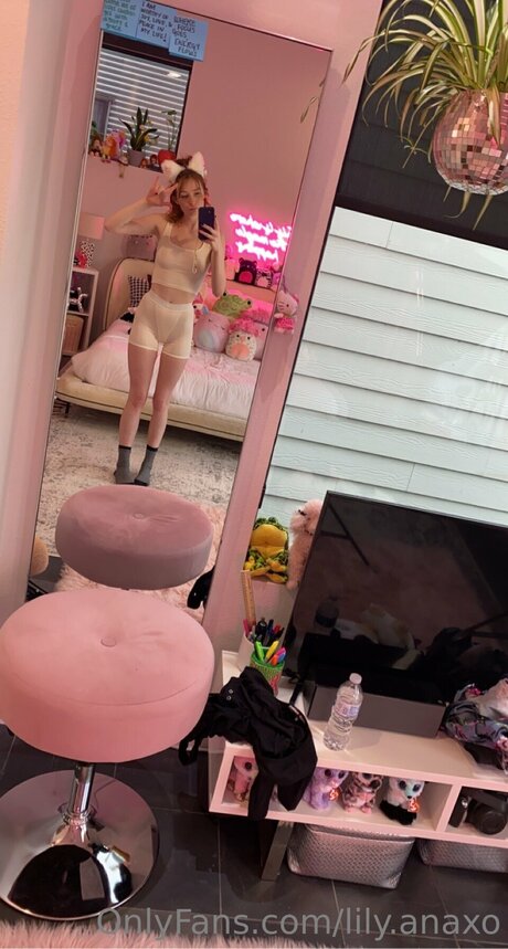 Lily Anaxo OnlyFans