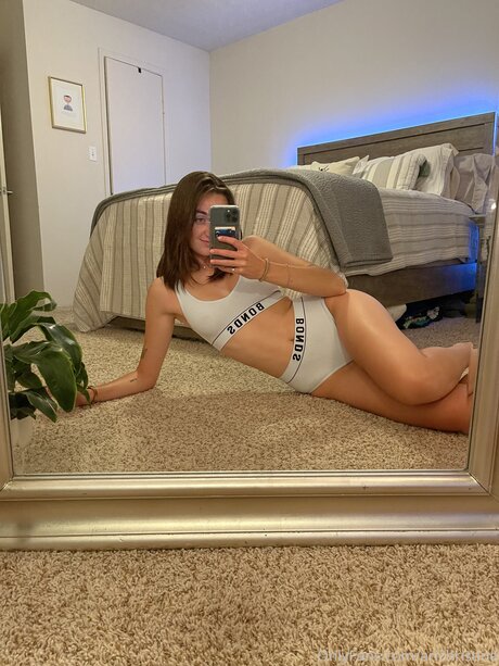 Naakte gelekte OnlyFans-foto van Christine 69