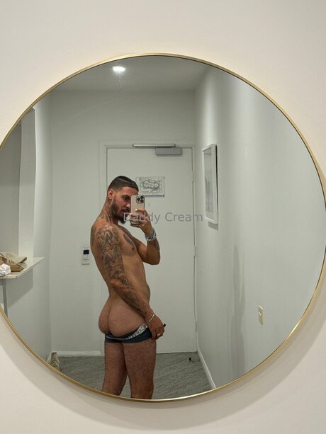 Naken läckt OnlyFans-bild av Daddycream