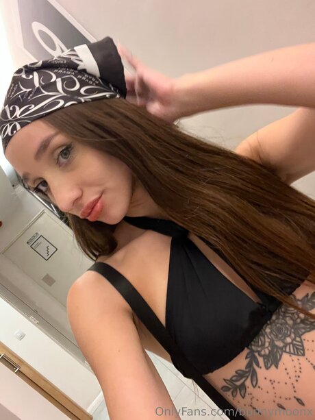 Naakte gelekte OnlyFans-foto van Bunnymoonx