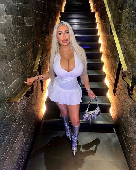 Обнаженная фотография утечки OnlyFans от Dreathefeline