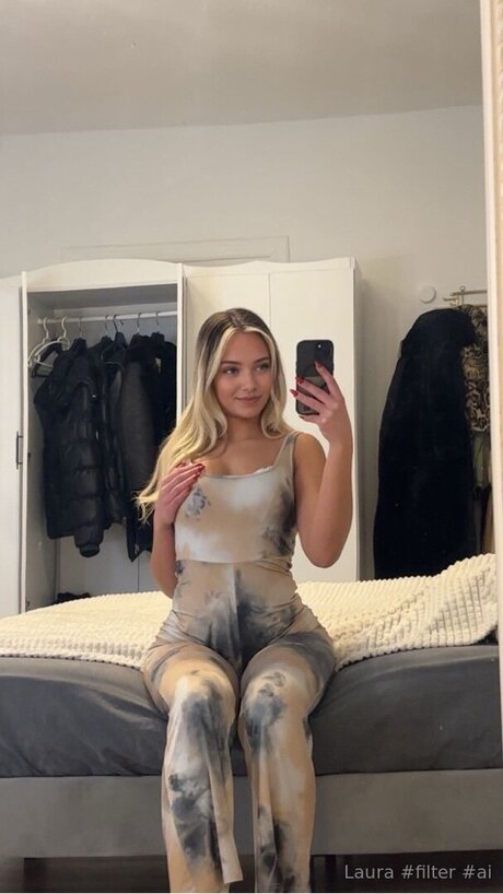 Naken läckt OnlyFans-bild av Lararosenfeld