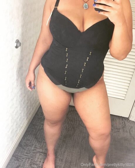 Naken läckt OnlyFans-bild av Prettykitty1028