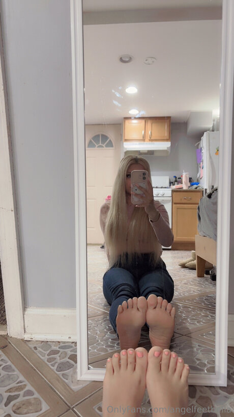 Angelfeetbella