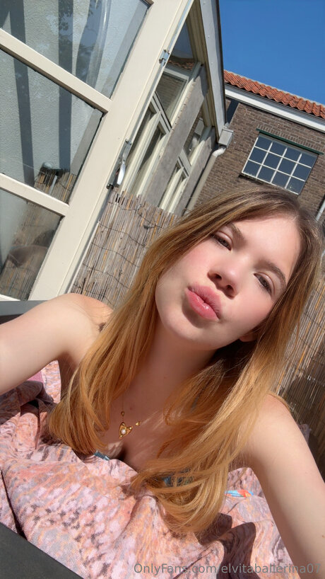Обнаженная фотография утечки OnlyFans от Elvitaballerina07