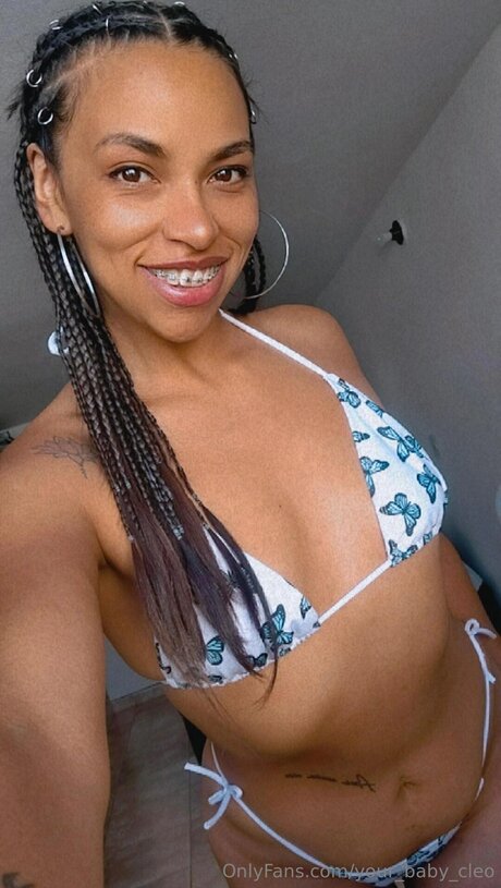 Naakte gelekte OnlyFans-foto van Your Goddess Cleo