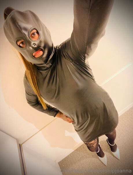 Обнаженная фотография утечки OnlyFans от Worshipjoanna