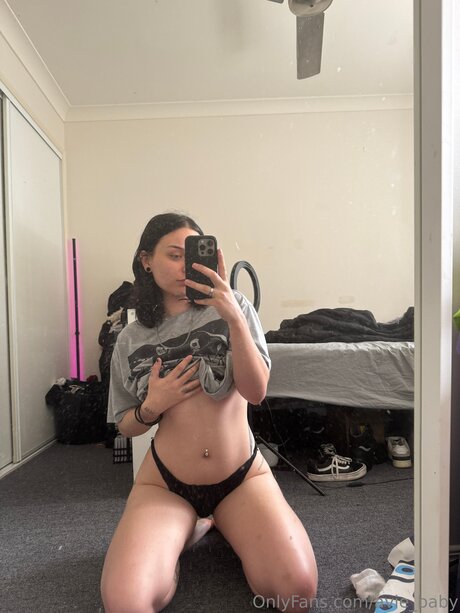 Avie Baby OnlyFans 유출 누드 사진