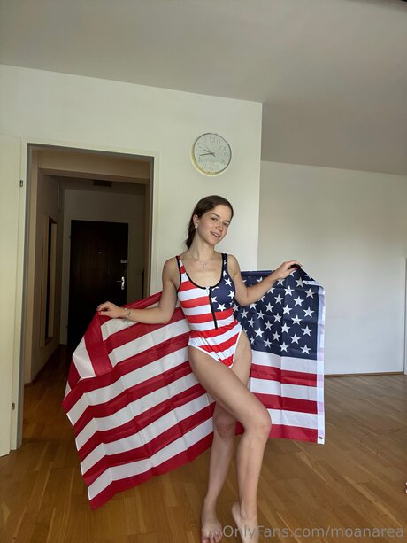 Naken lekkede OnlyFans-bilde av Moanarea