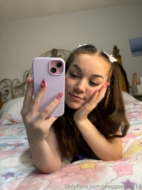 Pregnantbella18