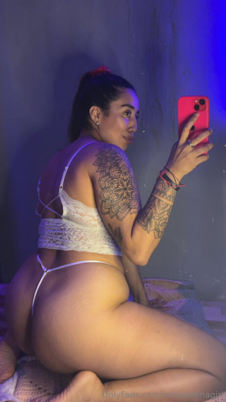 Foto di nudo di fuga di OnlyFans di Mrsmorenagirl
