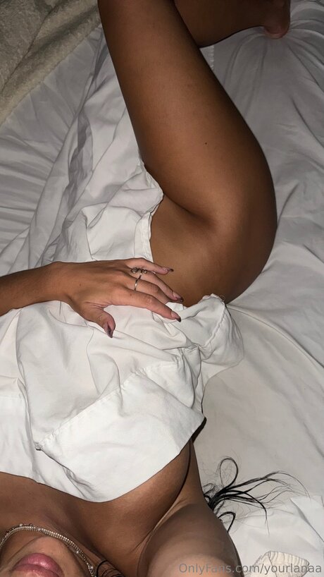 Nahá fotka uniklých OnlyFans od Oliviamulller
