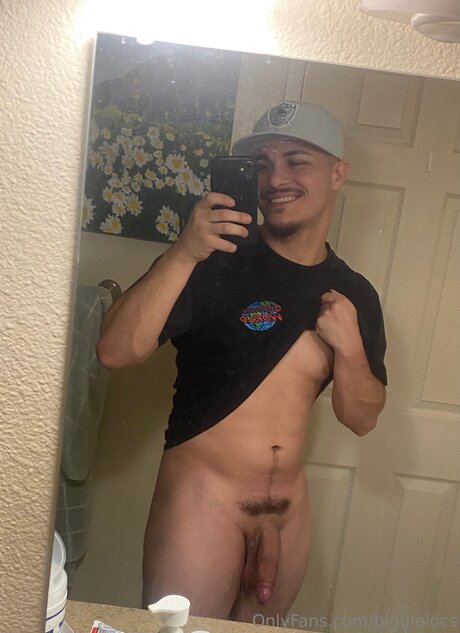 Nahá fotka uniklých OnlyFans od Biggielocs