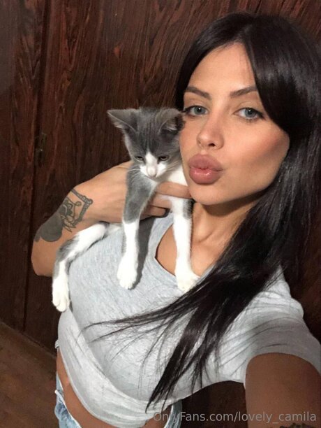 Naken läckt OnlyFans-bild av Lovely Camila